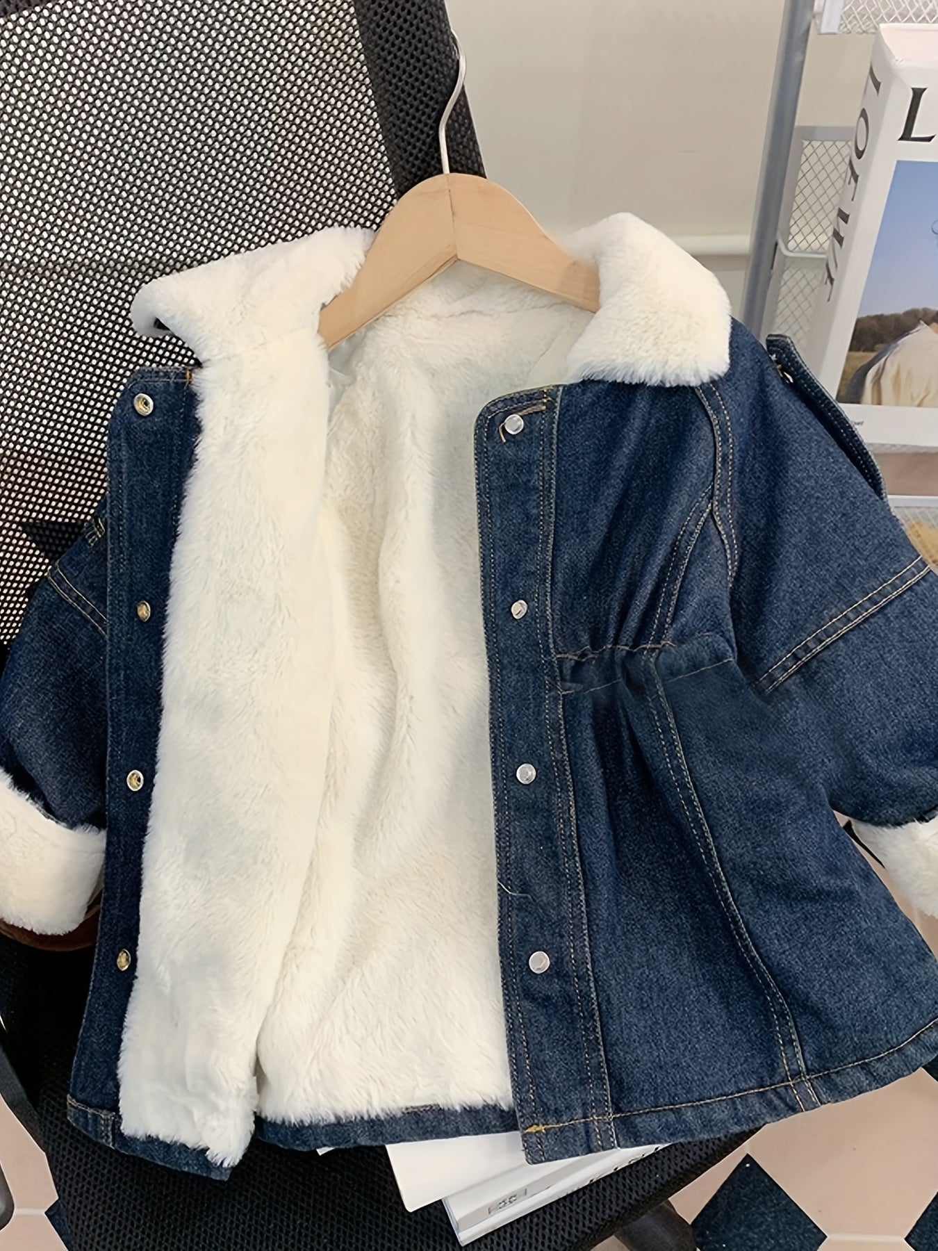 Girls' Winter Coat with Plush Faux Fur Lining - Thickened Mid-Length Casual Long Sleeve Coat for Toddlers & Kids, Solid Color Button-Up Front, Cozy Fall/Winter Outerwear, Cozy Fall Wear, Classic Buttonup Coat, Soft Texture Co MAEJORKEN