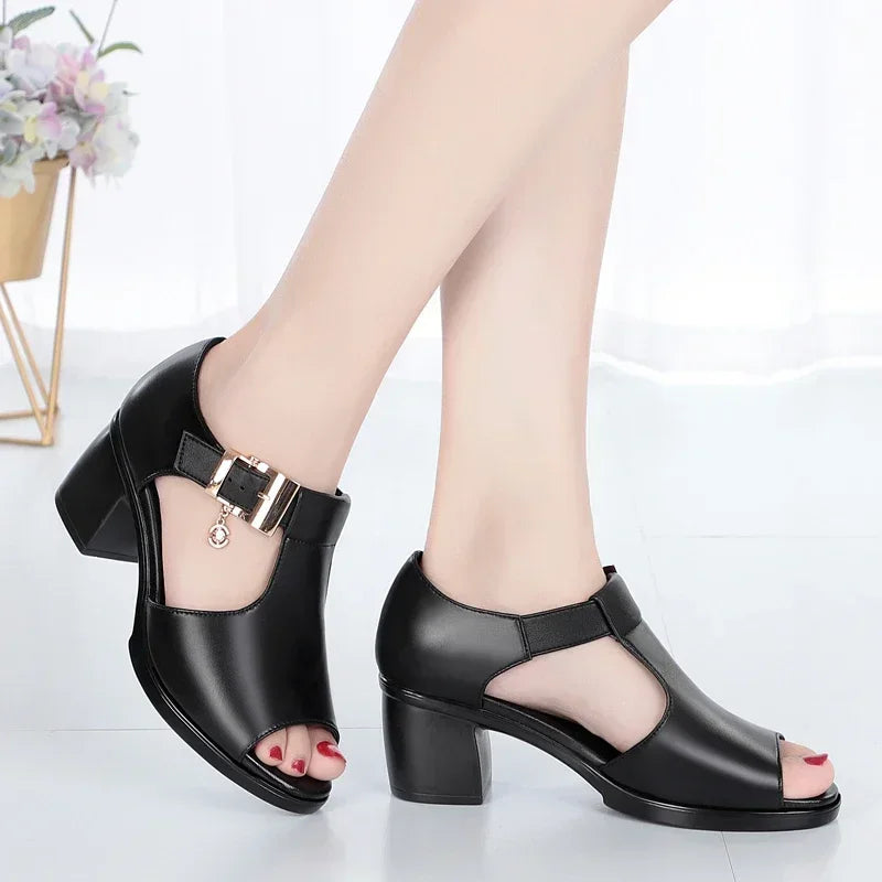 Chaussures à talons avec boucle décorative en métal du 35 au 41