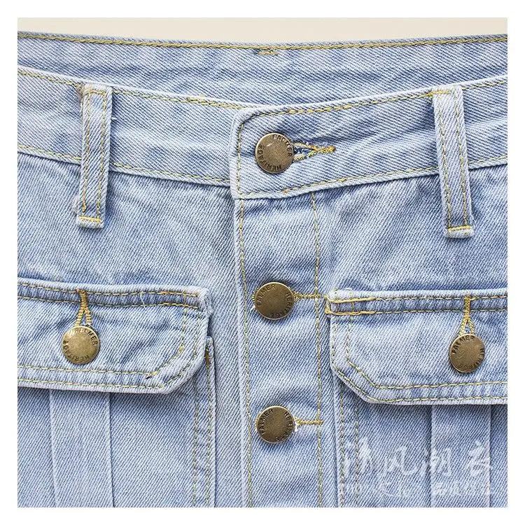 Jupe fourreau en denim fendue sur le devant