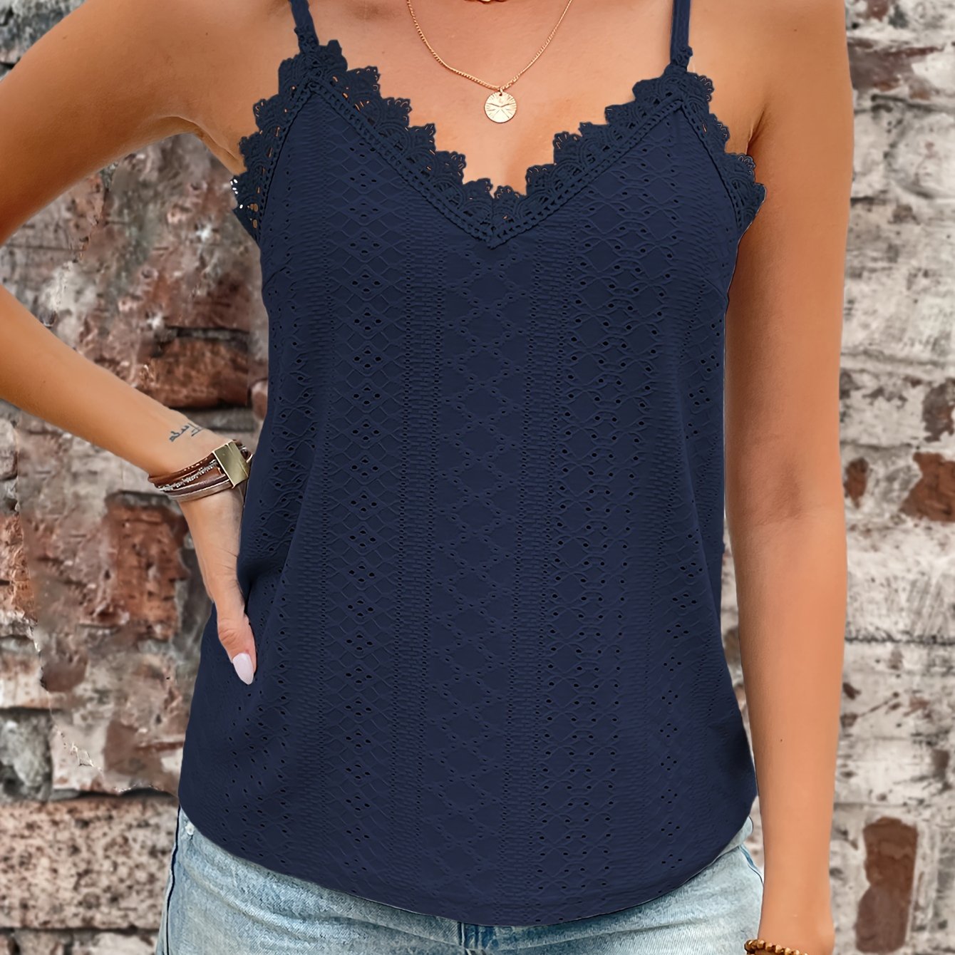 Haut en dentelle contrastée à œillets du S au 2XL