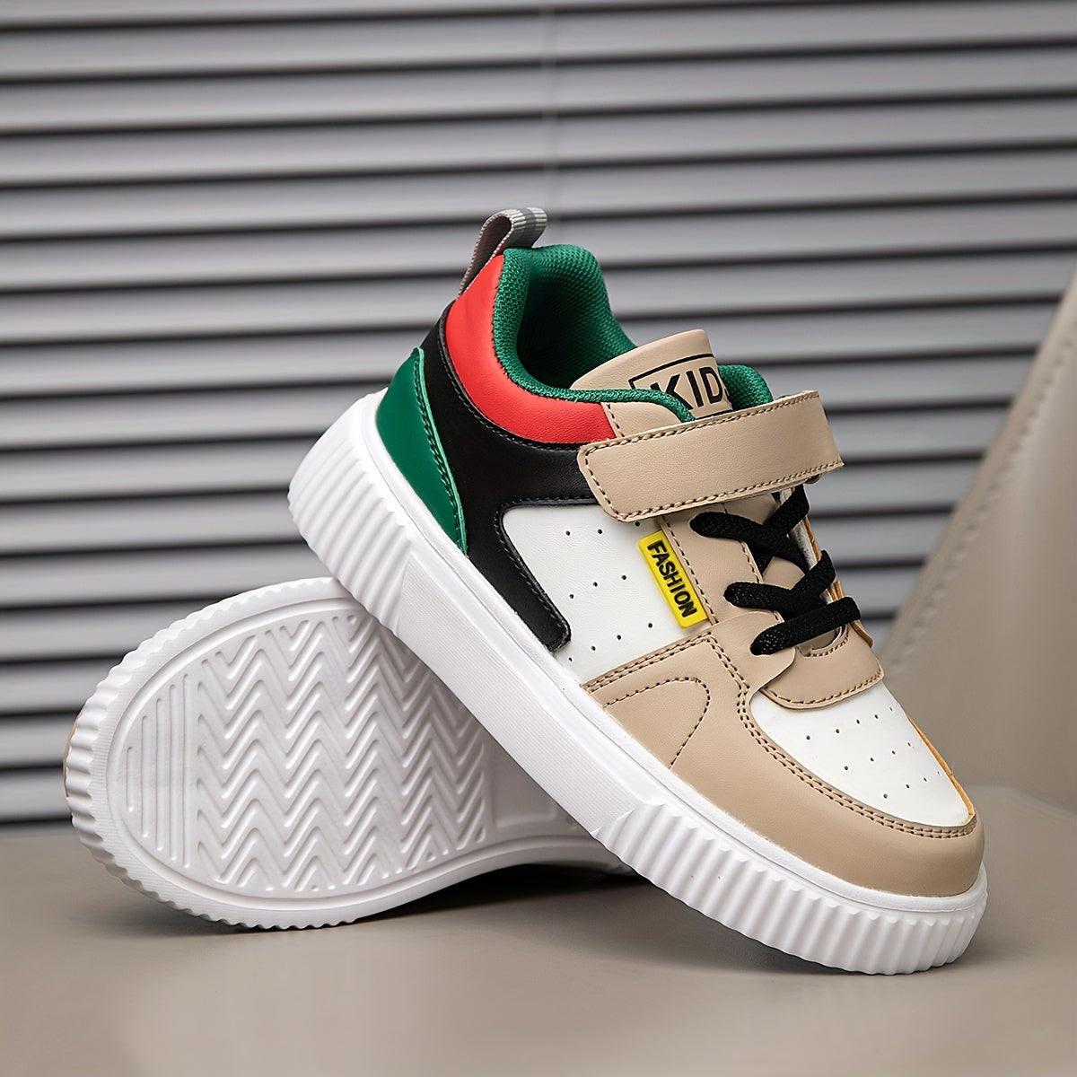 Baskets avec fermeture en velcro, semelle antidérapante du 27 au 35,5