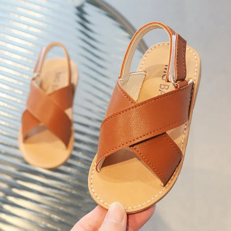 Chaussures coréennes polyvalentes pour enfants, sandales simples pour enfants, chaussures de plage à bout ouvert pour garçons et filles, document solide, mode d'été 2024 MAEJORKEN