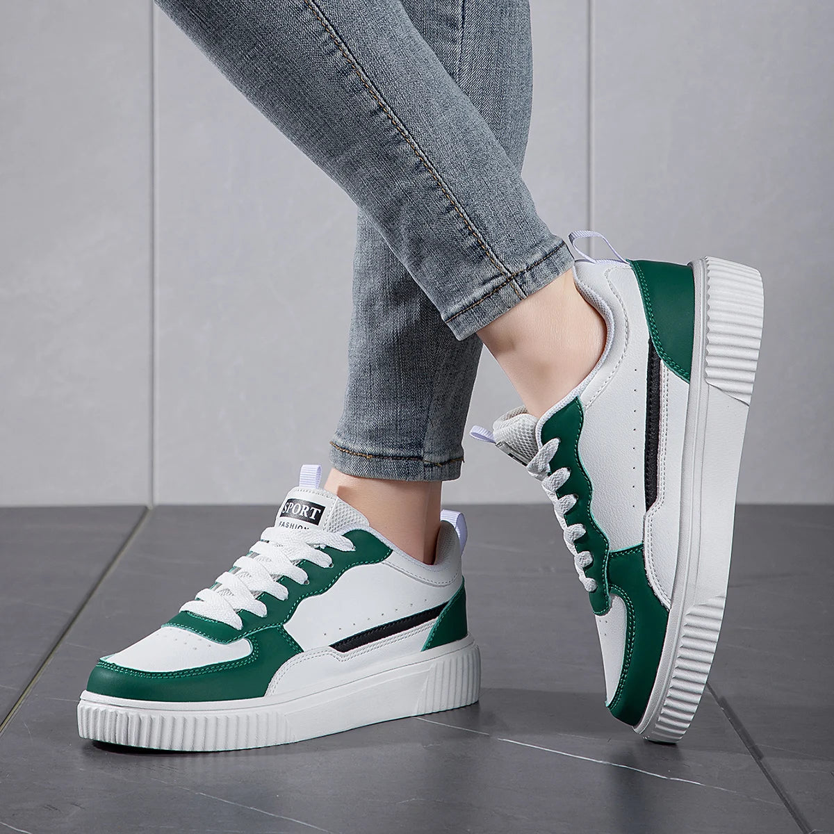 Baskets blanches décontractées et polyvalentes pour hommes, respirantes, tendance, pour adolescents, antidérapantes, à semelle épaisse, pour le sport MAEJORKEN