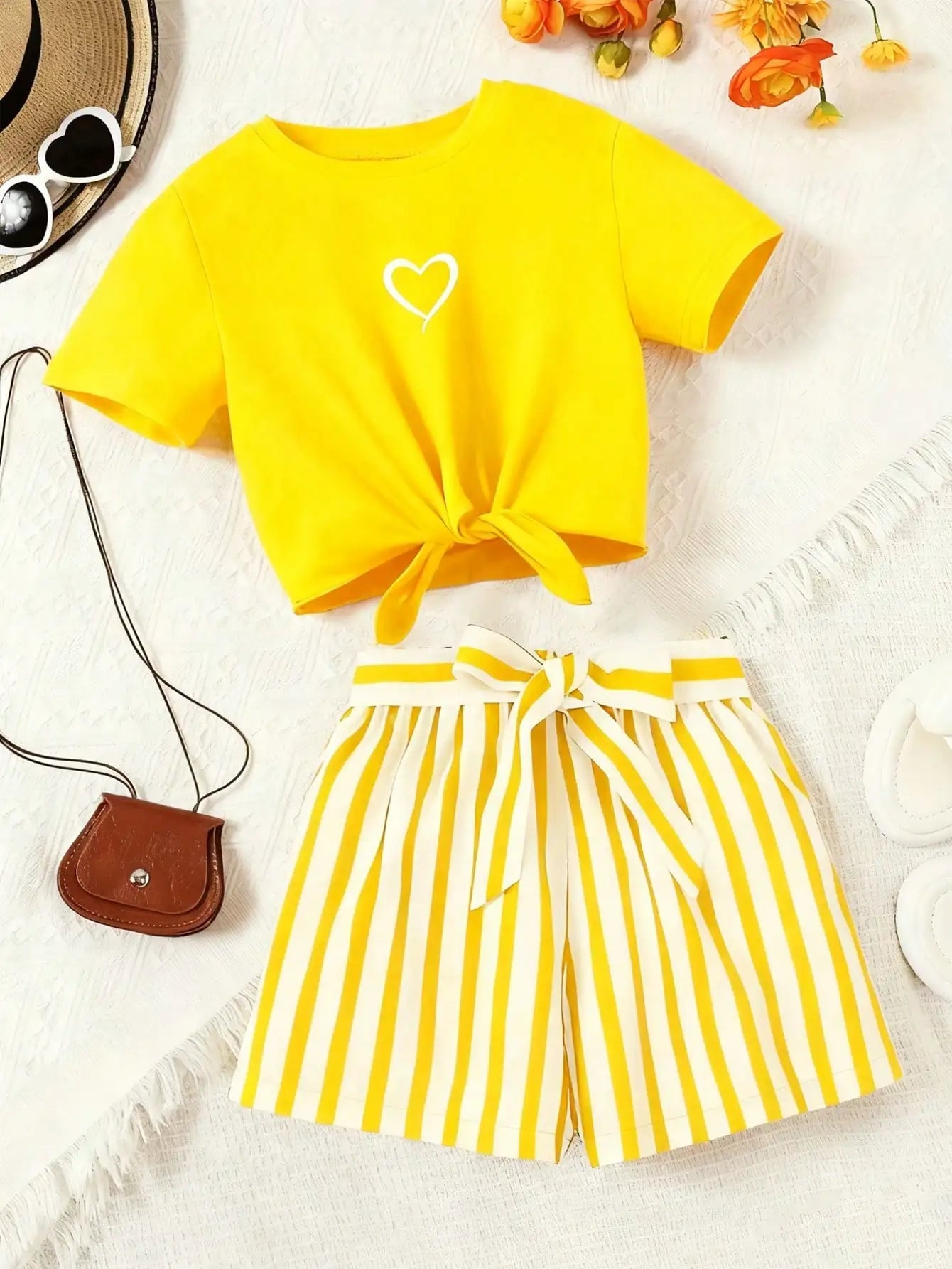 Ensemble 2 pièces décontracté pour femme : T-shirt à manches courtes imprimé cœur et short imprimé rayé, avec ceinture rayée assortie (vêtements pour enfants) MAEJORKEN