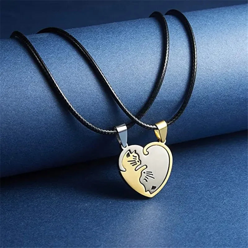 Collier de Couple en forme de cœur, pendentif chat de dessin animé mignon, couleur Simple, collier Animal noir, bijoux cadeau pour filles et garçons, vente en gros MAEJORKEN