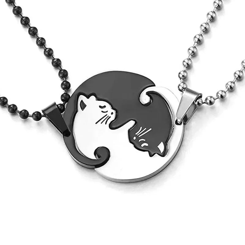 Collier de Couple en forme de cœur, pendentif chat de dessin animé mignon, couleur Simple, collier Animal noir, bijoux cadeau pour filles et garçons, vente en gros MAEJORKEN