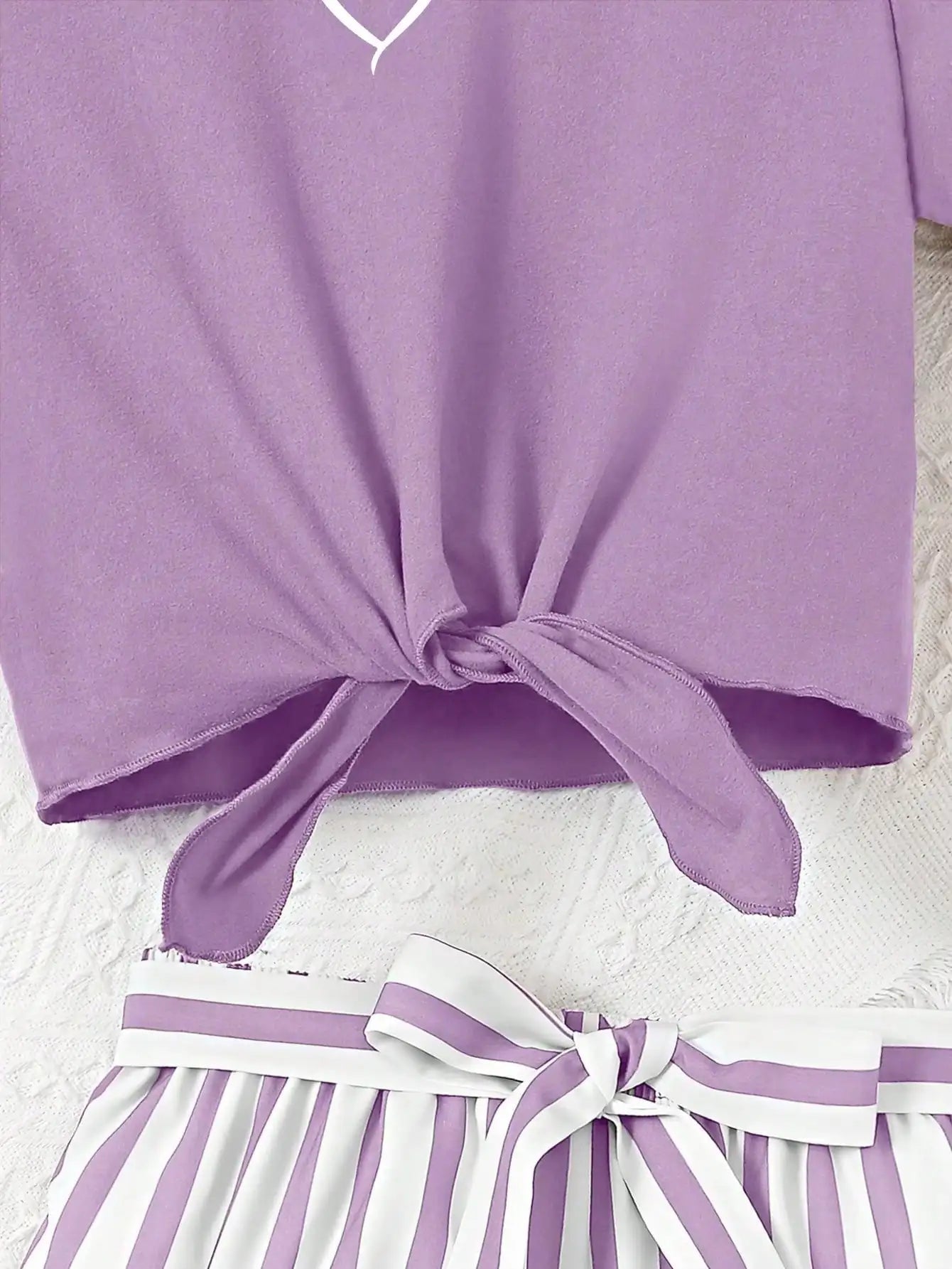 Ensemble 2 pièces décontracté pour femme : T-shirt à manches courtes imprimé cœur et short imprimé rayé, avec ceinture rayée assortie (vêtements pour enfants) MAEJORKEN