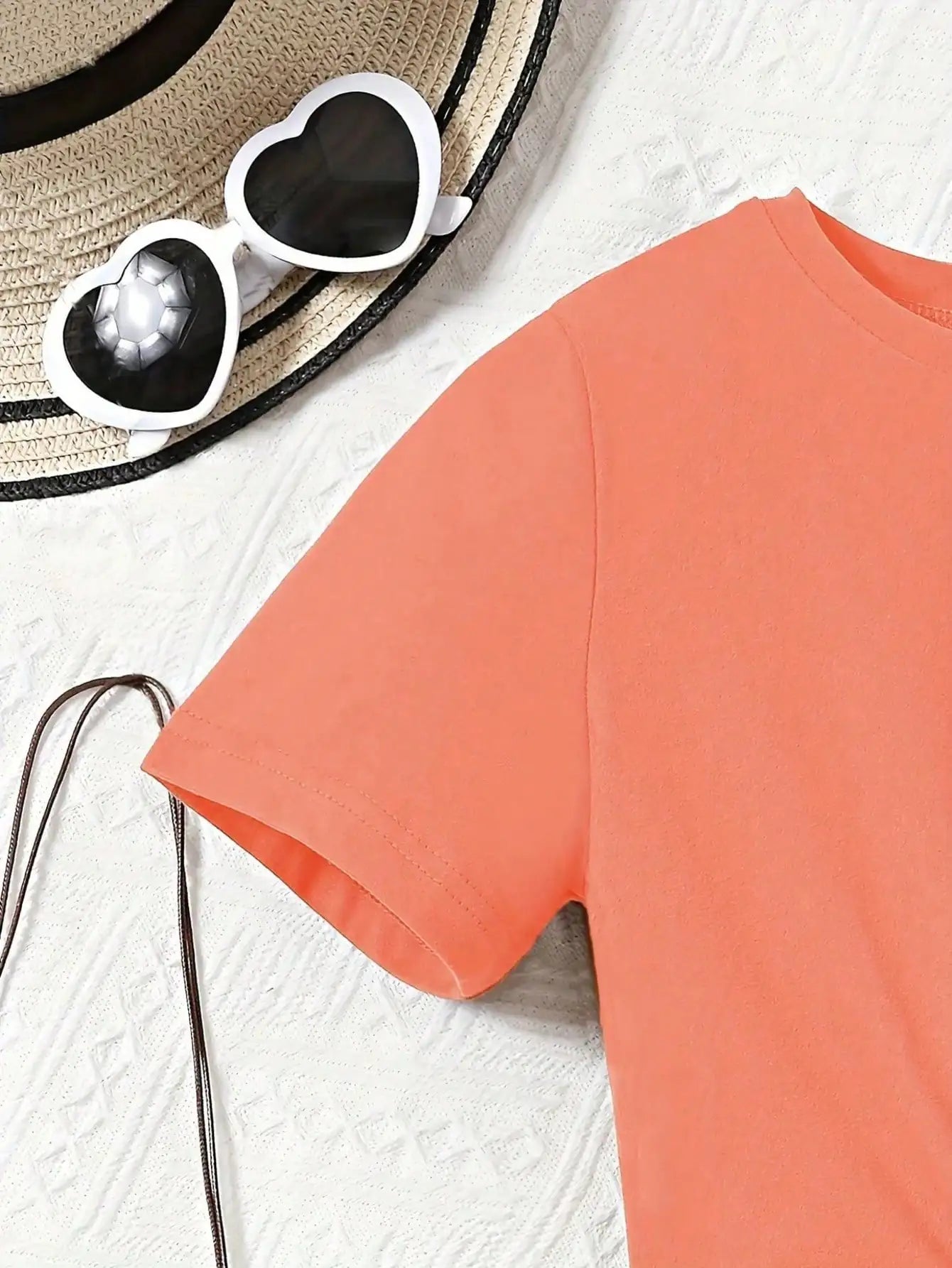 Ensemble 2 pièces décontracté pour femme : T-shirt à manches courtes imprimé cœur et short imprimé rayé, avec ceinture rayée assortie (vêtements pour enfants) MAEJORKEN