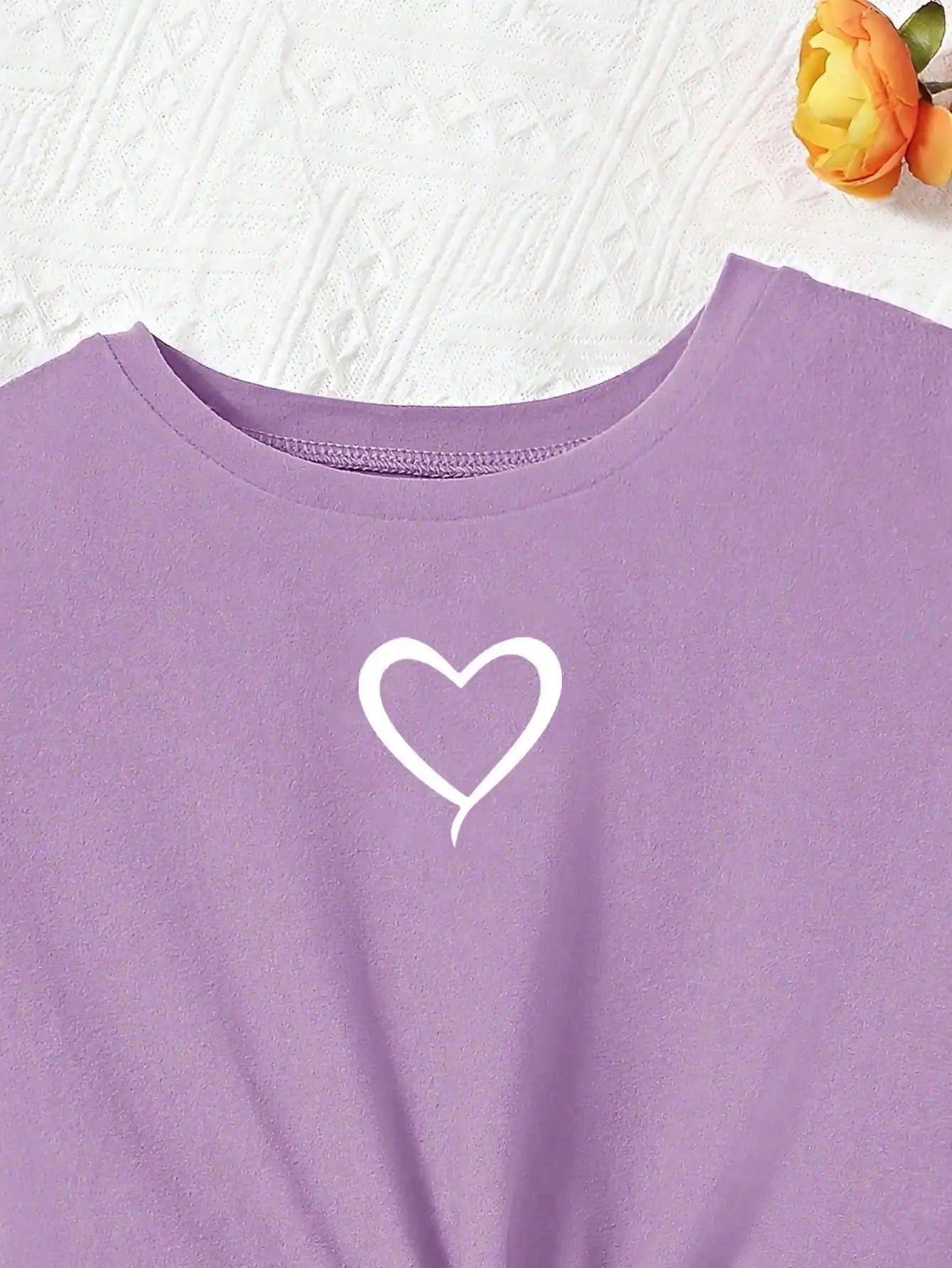 Ensemble 2 pièces décontracté pour femme : T-shirt à manches courtes imprimé cœur et short imprimé rayé, avec ceinture rayée assortie (vêtements pour enfants) MAEJORKEN