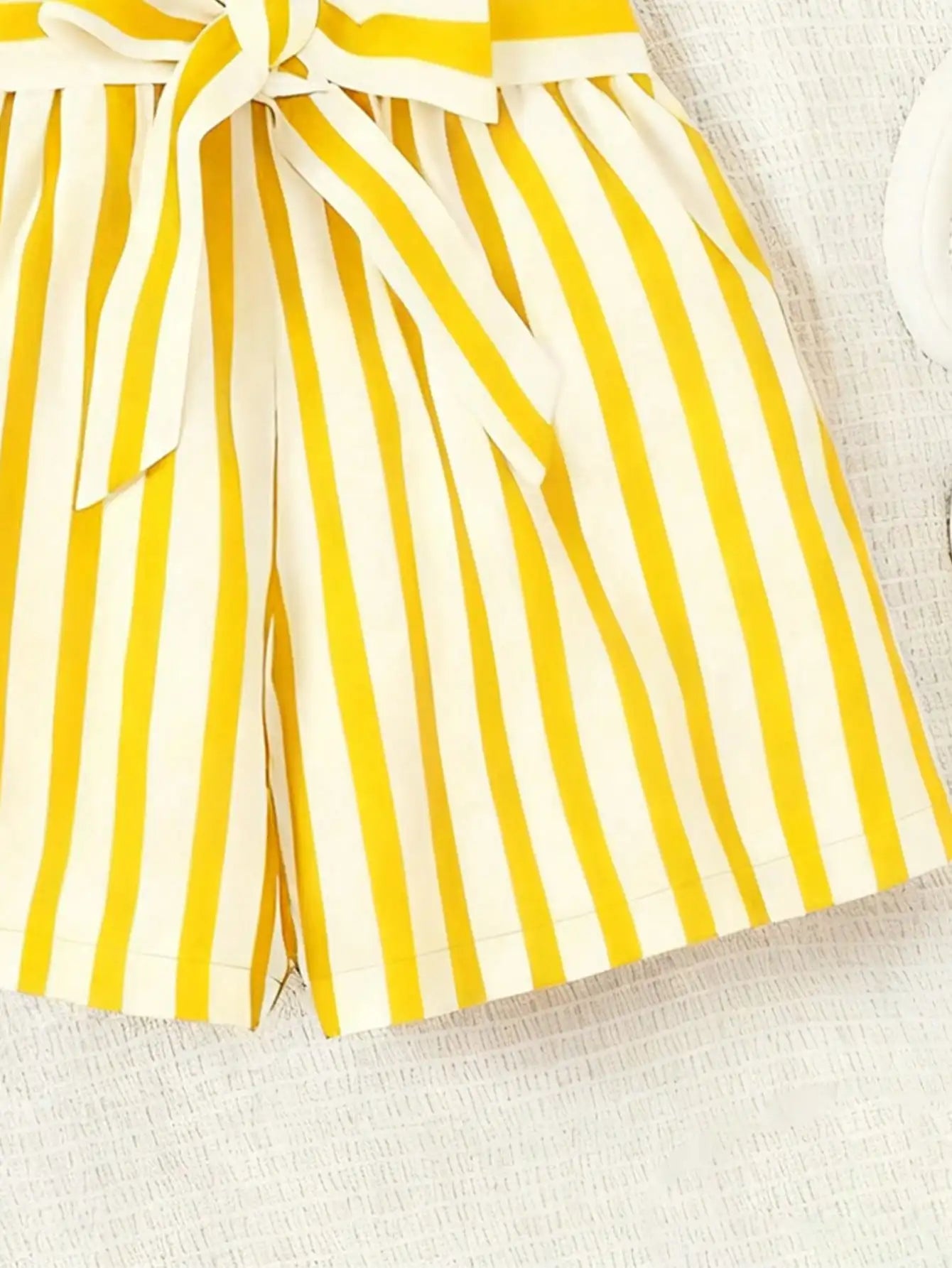 Ensemble 2 pièces décontracté pour femme : T-shirt à manches courtes imprimé cœur et short imprimé rayé, avec ceinture rayée assortie (vêtements pour enfants) MAEJORKEN