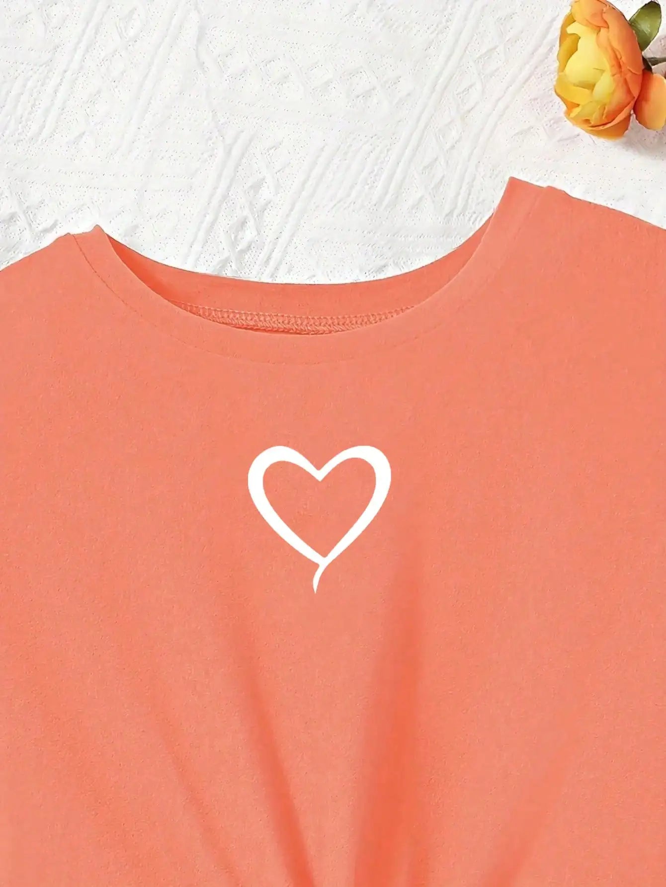 Ensemble 2 pièces décontracté pour femme : T-shirt à manches courtes imprimé cœur et short imprimé rayé, avec ceinture rayée assortie (vêtements pour enfants) MAEJORKEN
