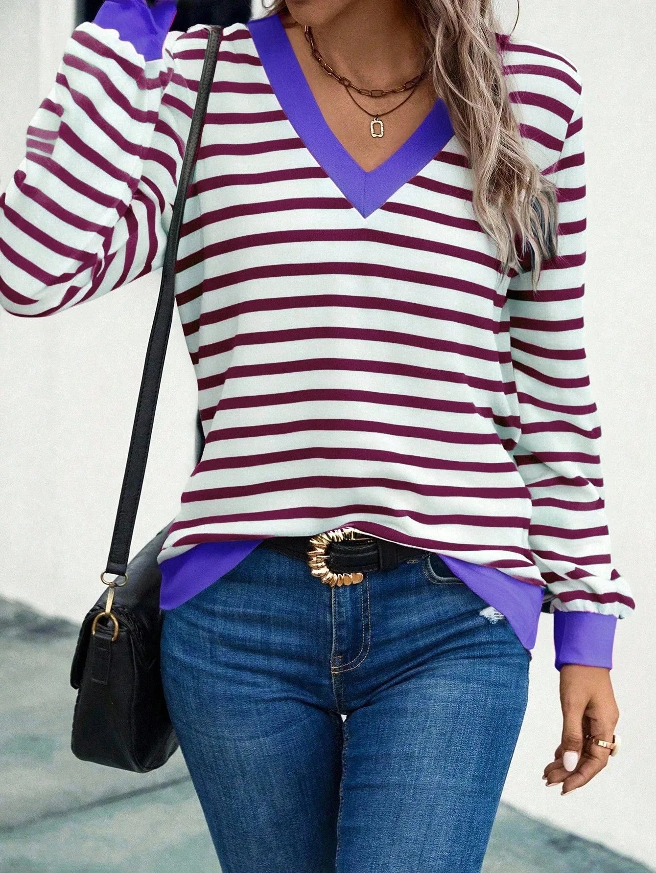 Nouvelle Collection Automne 2026 – T-shirt Femme Décontracté et Confortable à Rayures Colorées, Col en V, Manches Longues MAEJORKEN