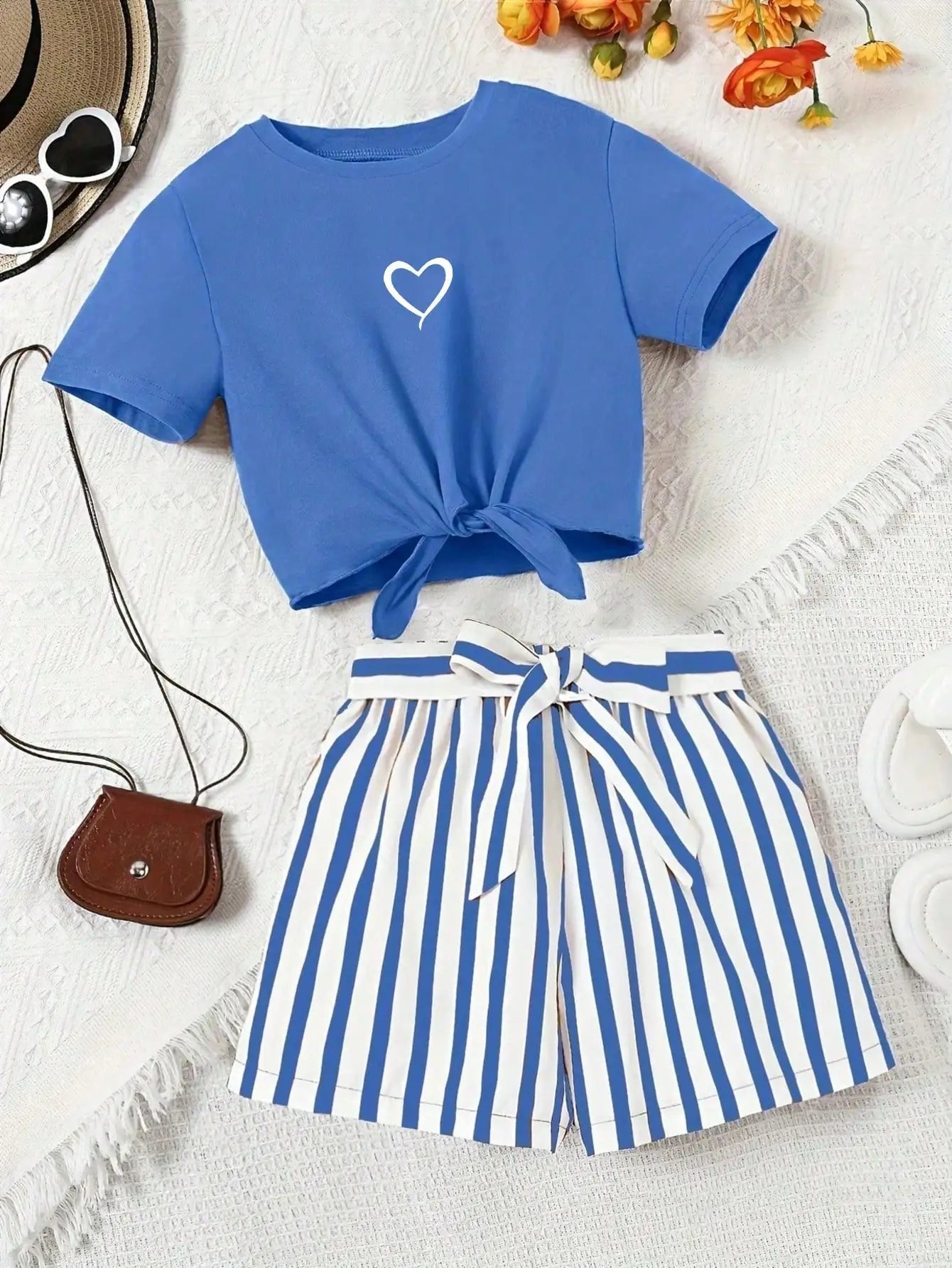 Ensemble 2 pièces décontracté pour femme : T-shirt à manches courtes imprimé cœur et short imprimé rayé, avec ceinture rayée assortie (vêtements pour enfants) MAEJORKEN