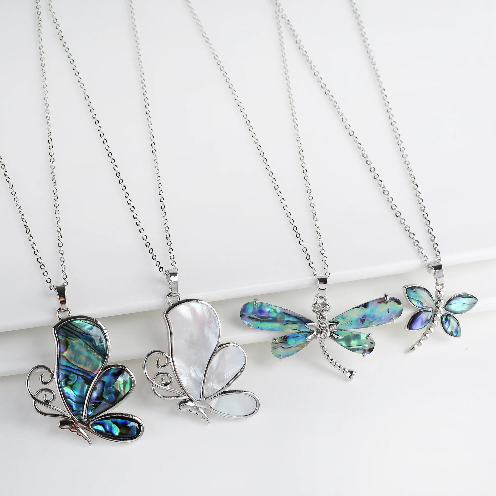 Collier pendentif en coquillage naturel pour femme, insecte, papillon, libellule, bijoux vintage personnalisés, cadeau de fête créatif, nouveau MAEJORKEN