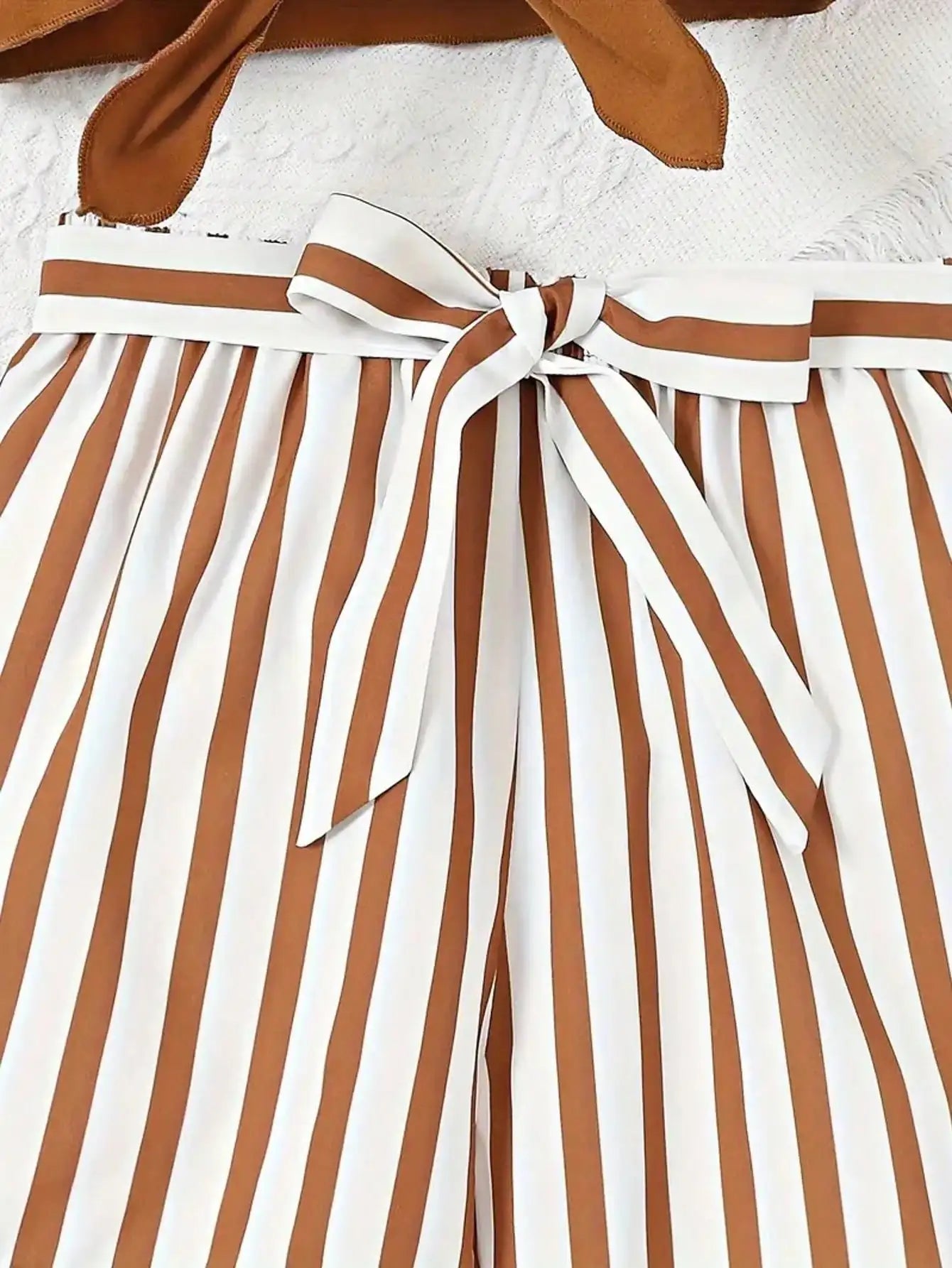Ensemble 2 pièces décontracté pour femme : T-shirt à manches courtes imprimé cœur et short imprimé rayé, avec ceinture rayée assortie (vêtements pour enfants) MAEJORKEN