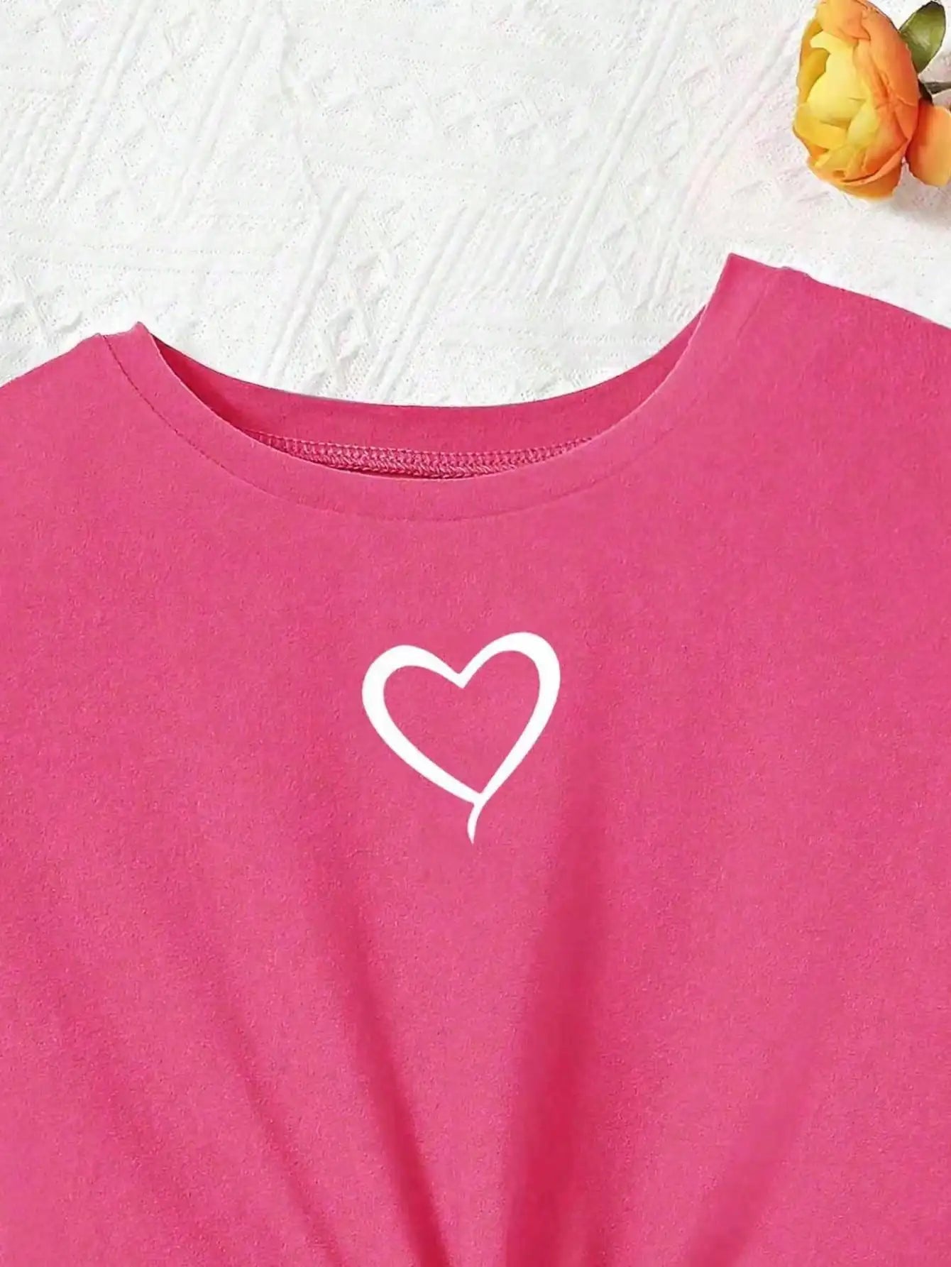 Ensemble 2 pièces décontracté pour femme : T-shirt à manches courtes imprimé cœur et short imprimé rayé, avec ceinture rayée assortie (vêtements pour enfants) MAEJORKEN