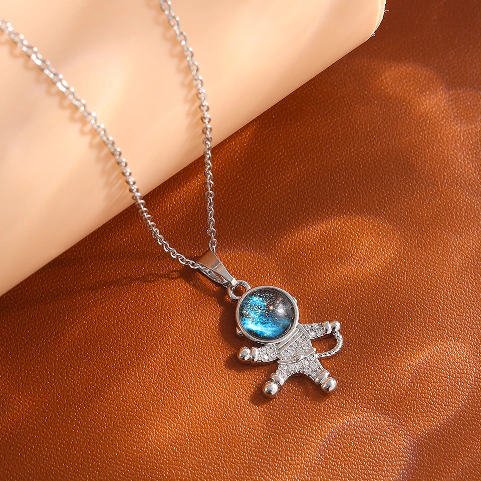 Collier de la série Star Series en acier au titane pour femme, pendentif planète lune et astronome, colliers de la présidence, cadeaux de bijoux, document doré, luxe abordable MAEJORKEN