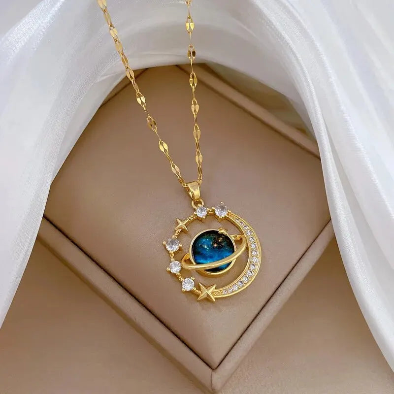 Collier de la série Star Series en acier au titane pour femme, pendentif planète lune et astronome, colliers de la présidence, cadeaux de bijoux, document doré, luxe abordable MAEJORKEN
