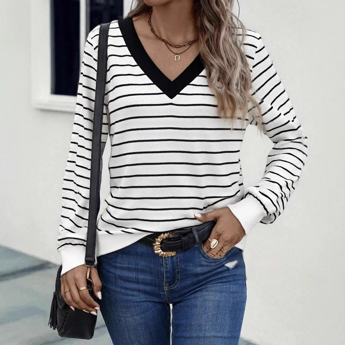 Nouvelle Collection Automne 2026 – T-shirt Femme Décontracté et Confortable à Rayures Colorées, Col en V, Manches Longues MAEJORKEN