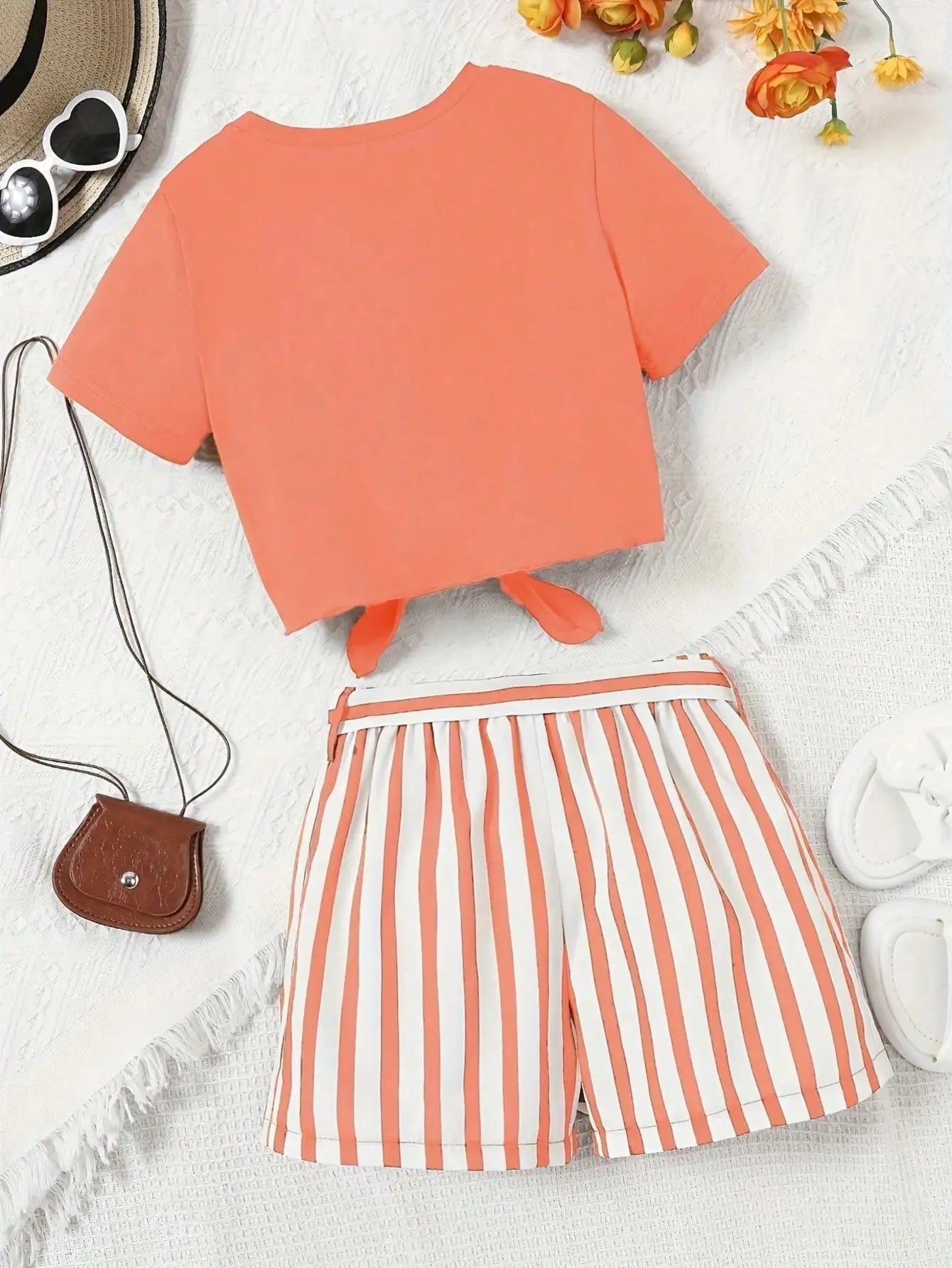 Ensemble 2 pièces décontracté pour femme : T-shirt à manches courtes imprimé cœur et short imprimé rayé, avec ceinture rayée assortie (vêtements pour enfants) MAEJORKEN