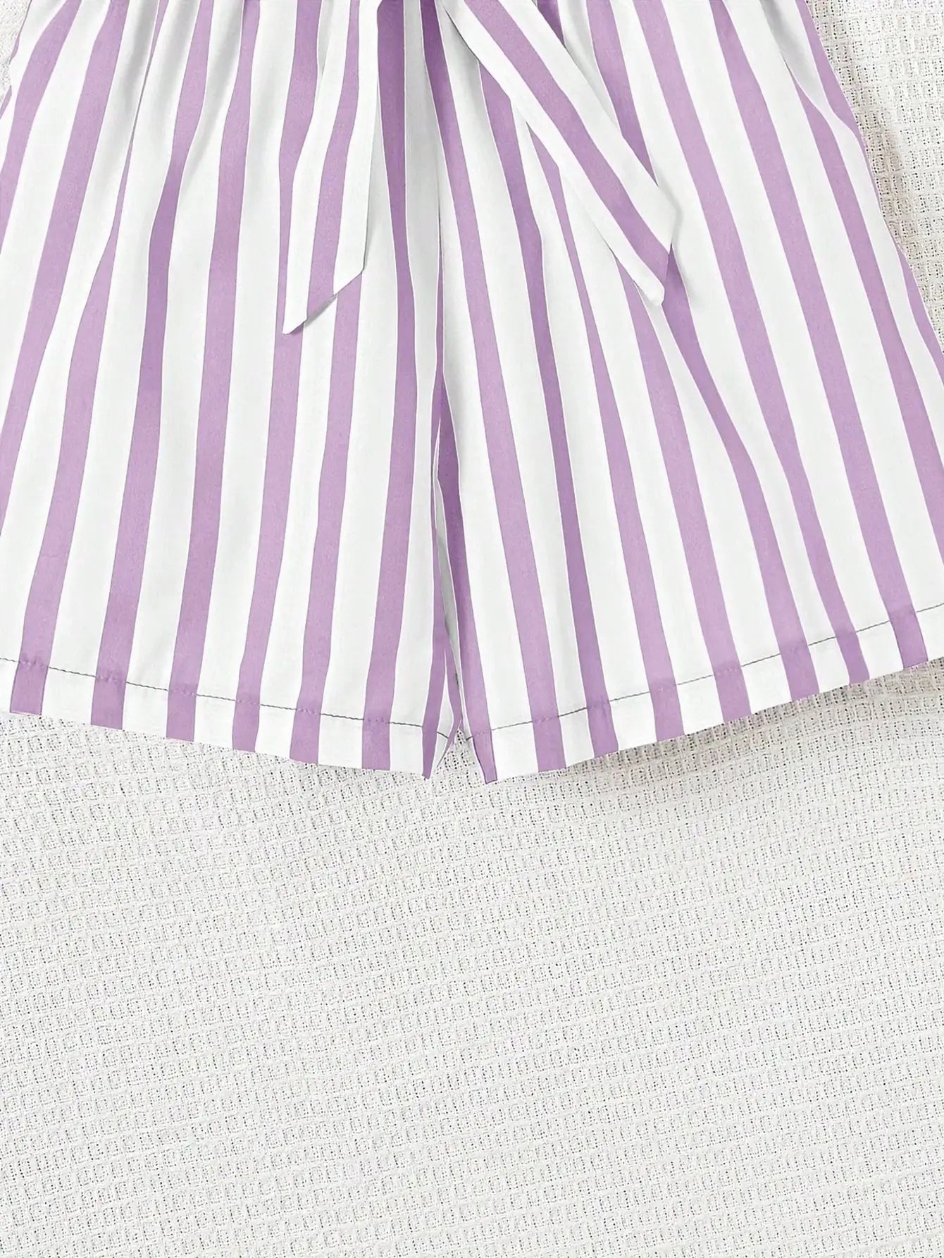 Ensemble 2 pièces décontracté pour femme : T-shirt à manches courtes imprimé cœur et short imprimé rayé, avec ceinture rayée assortie (vêtements pour enfants) MAEJORKEN