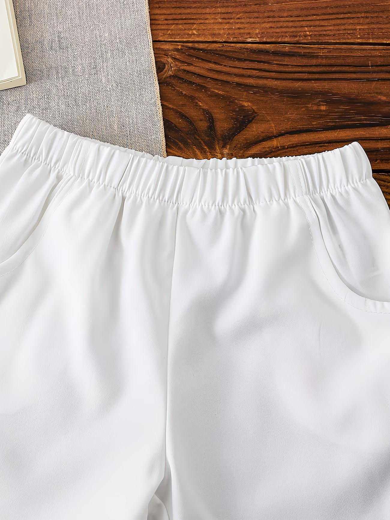 Ensemble Nautique Bleu et Blanc pour Garçons : Chemise Blanche avec Imprimé Cocotier Bleu, Chemise à Manches Courtes Motif Voilier, Shorts Blanc Pur du 6 mois au 3 ans MAEJORKEN