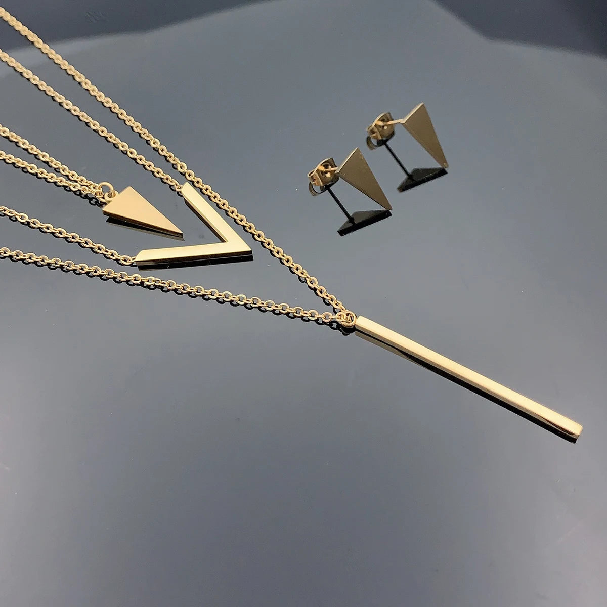 Ensemble de 3 pièces en acier inoxydable pour femmes, pendentif géométrique en forme de V, collier multicouche, boucles d'oreilles, cadeau d'anniversaire et de noël MAEJORKEN