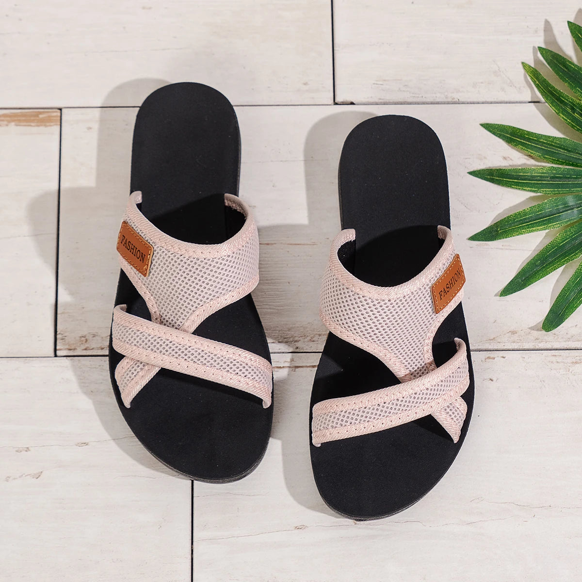 Sandales pour femmes de style sportif, à la mode et polyvalentes, en tissu maillé, respirantes, confortables, respectueuses de la peau, adaptées à un usage intérieur et extérieur, sandales plates MAEJORKEN