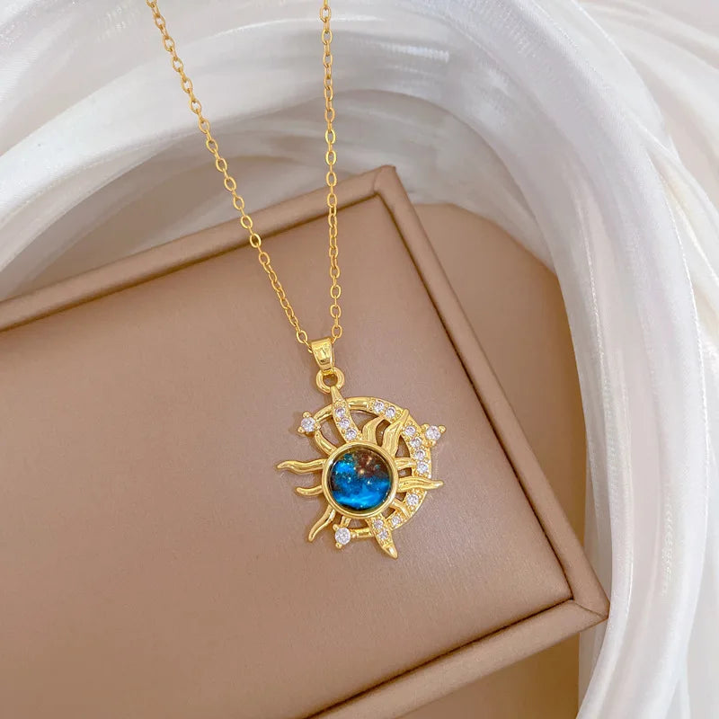 Collier de la série Star Series en acier au titane pour femme, pendentif planète lune et astronome, colliers de la présidence, cadeaux de bijoux, document doré, luxe abordable MAEJORKEN