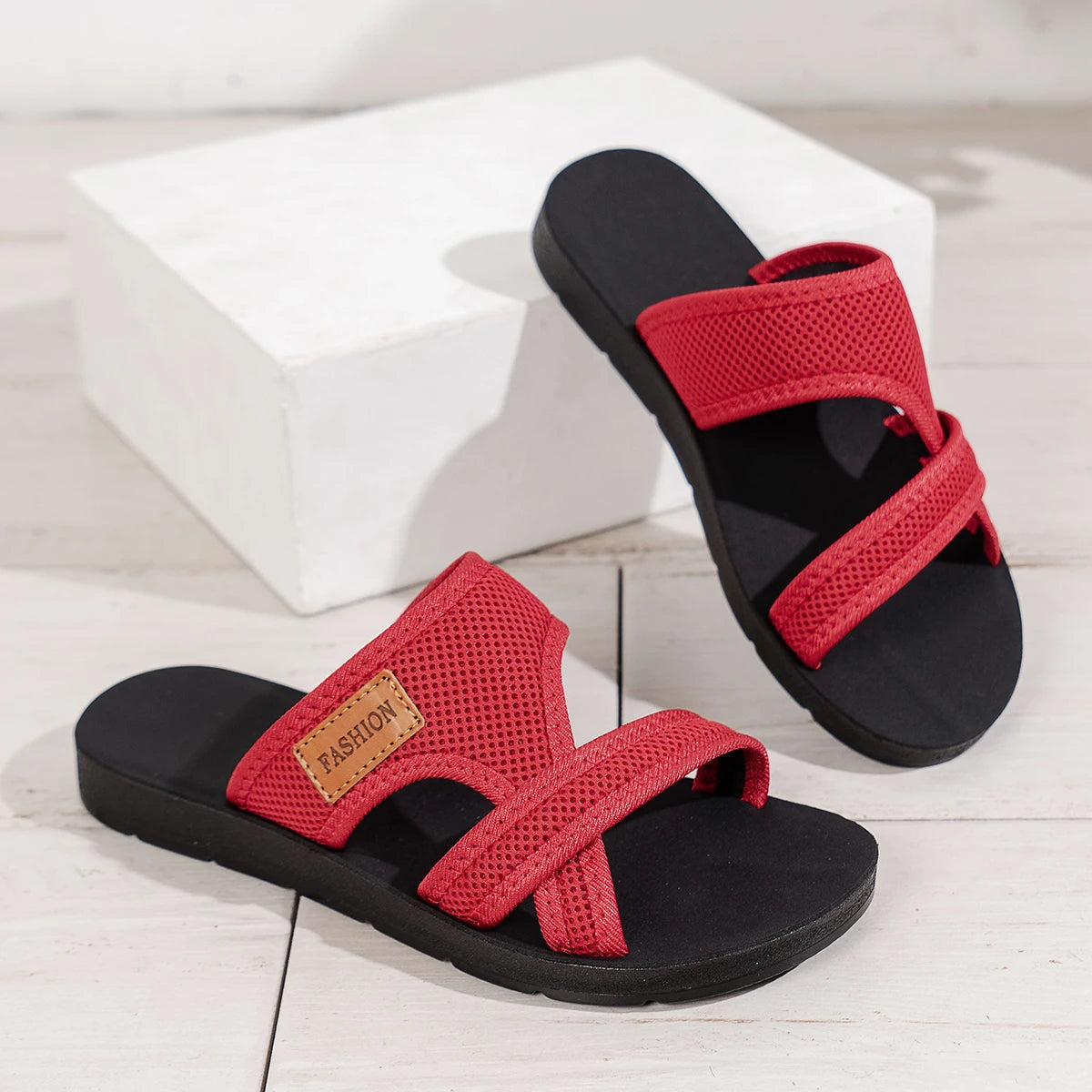 Sandales pour femmes de style sportif, à la mode et polyvalentes, en tissu maillé, respirantes, confortables, respectueuses de la peau, adaptées à un usage intérieur et extérieur, sandales plates MAEJORKEN