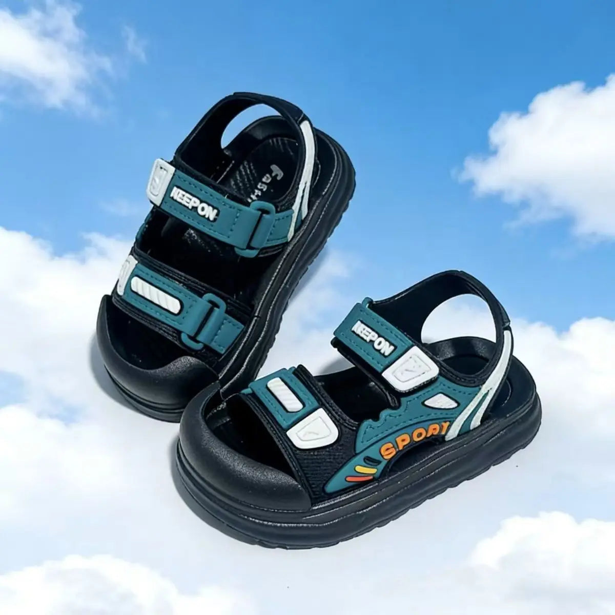 Nouvelles sandales d'été 2026 pour garçons, à bout fermé, semelle souple antidérapante, chaussures de plage à scratch pour bébés et tout-petits du 18 au 27 MAEJORKEN