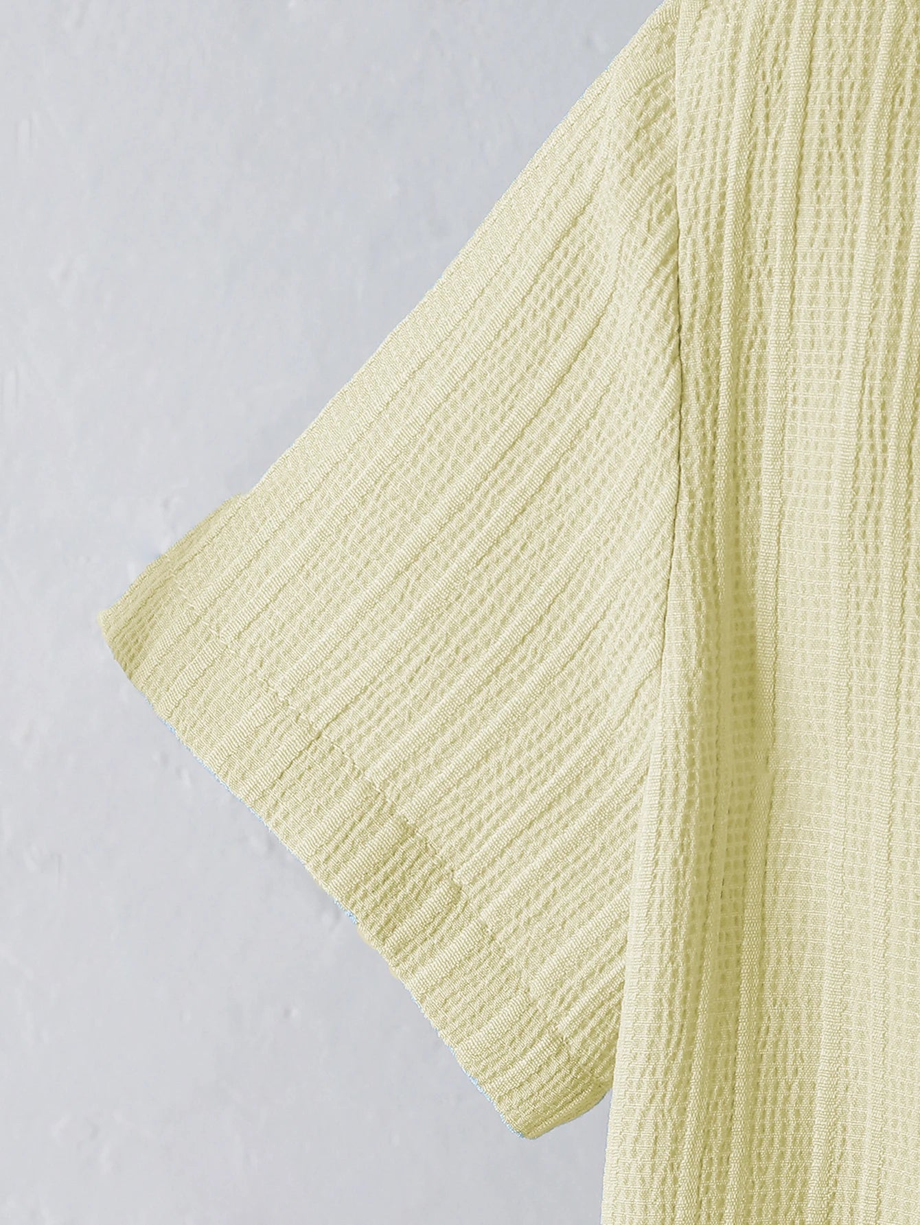 Ensemble d'été deux pièces jaune clair pour garçon, avec chemise et short à texture plissée pour enfants MAEJORKEN