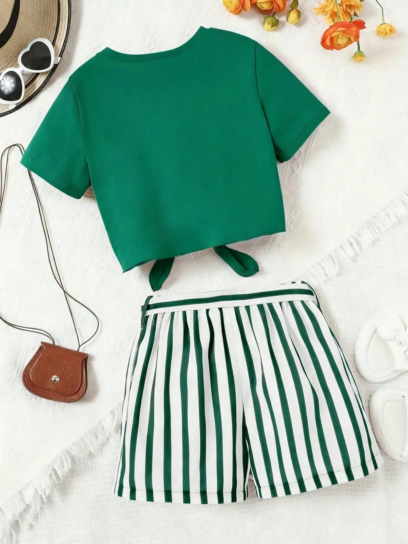 Ensemble 2 pièces décontracté pour femme : T-shirt à manches courtes imprimé cœur et short imprimé rayé, avec ceinture rayée assortie (vêtements pour enfants) MAEJORKEN