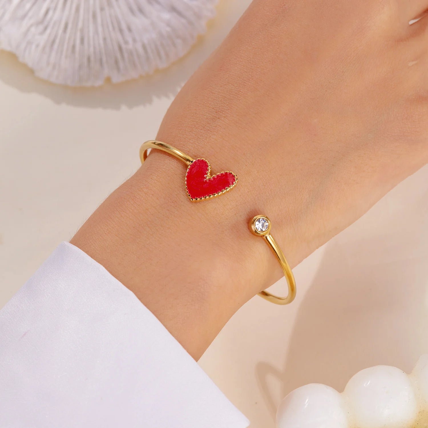 Bracelet ouvert en forme de cœur d'amour en acier inoxydable pour femmes, plaqué or, cristal Zircon, exquis, ouvert, bijoux imperméables MAEJORKEN