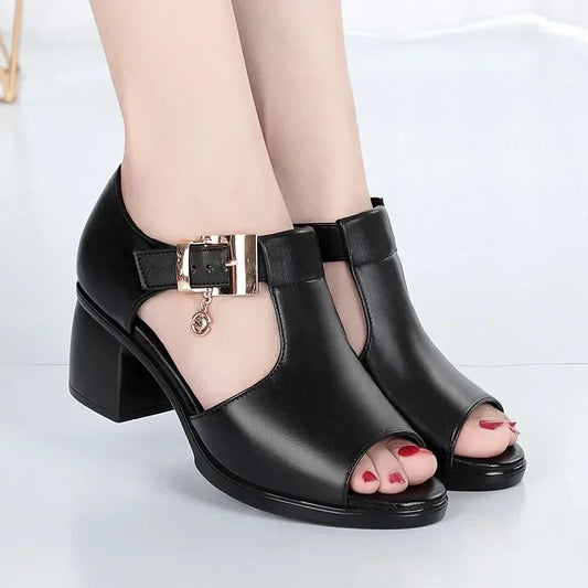 Chaussures à talons avec boucle décorative en métal du 35 au 41