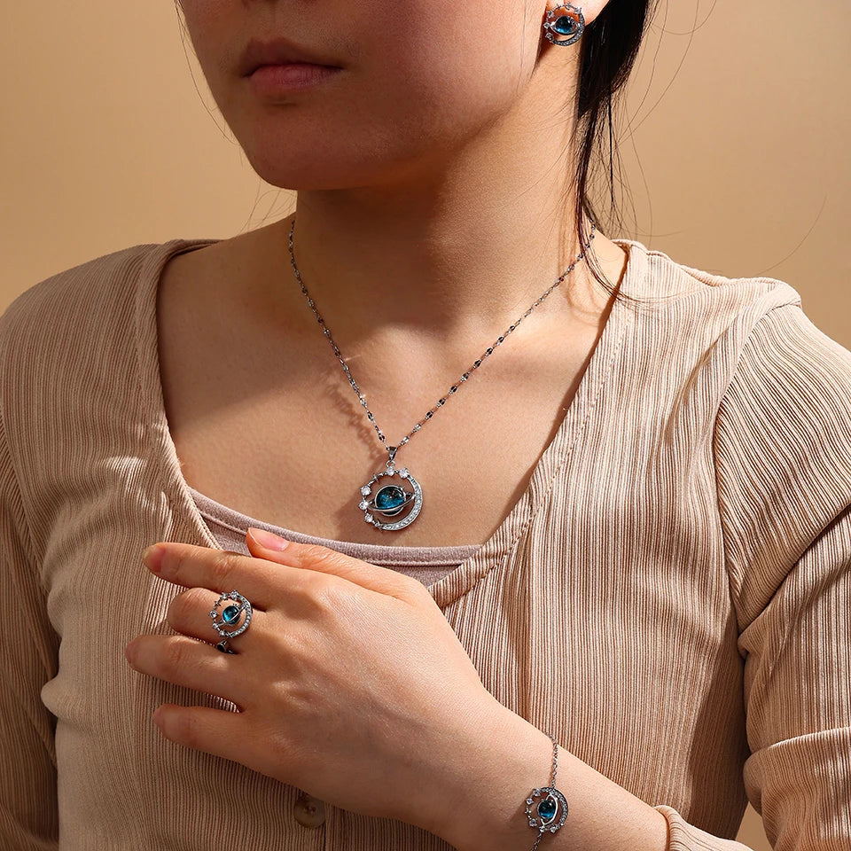 Collier de la série Star Series en acier au titane pour femme, pendentif planète lune et astronome, colliers de la présidence, cadeaux de bijoux, document doré, luxe abordable MAEJORKEN