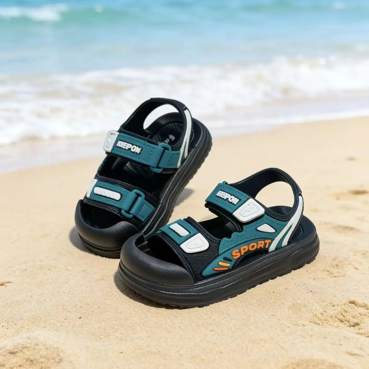Nouvelles sandales d'été 2026 pour garçons, à bout fermé, semelle souple antidérapante, chaussures de plage à scratch pour bébés et tout-petits du 18 au 27 MAEJORKEN