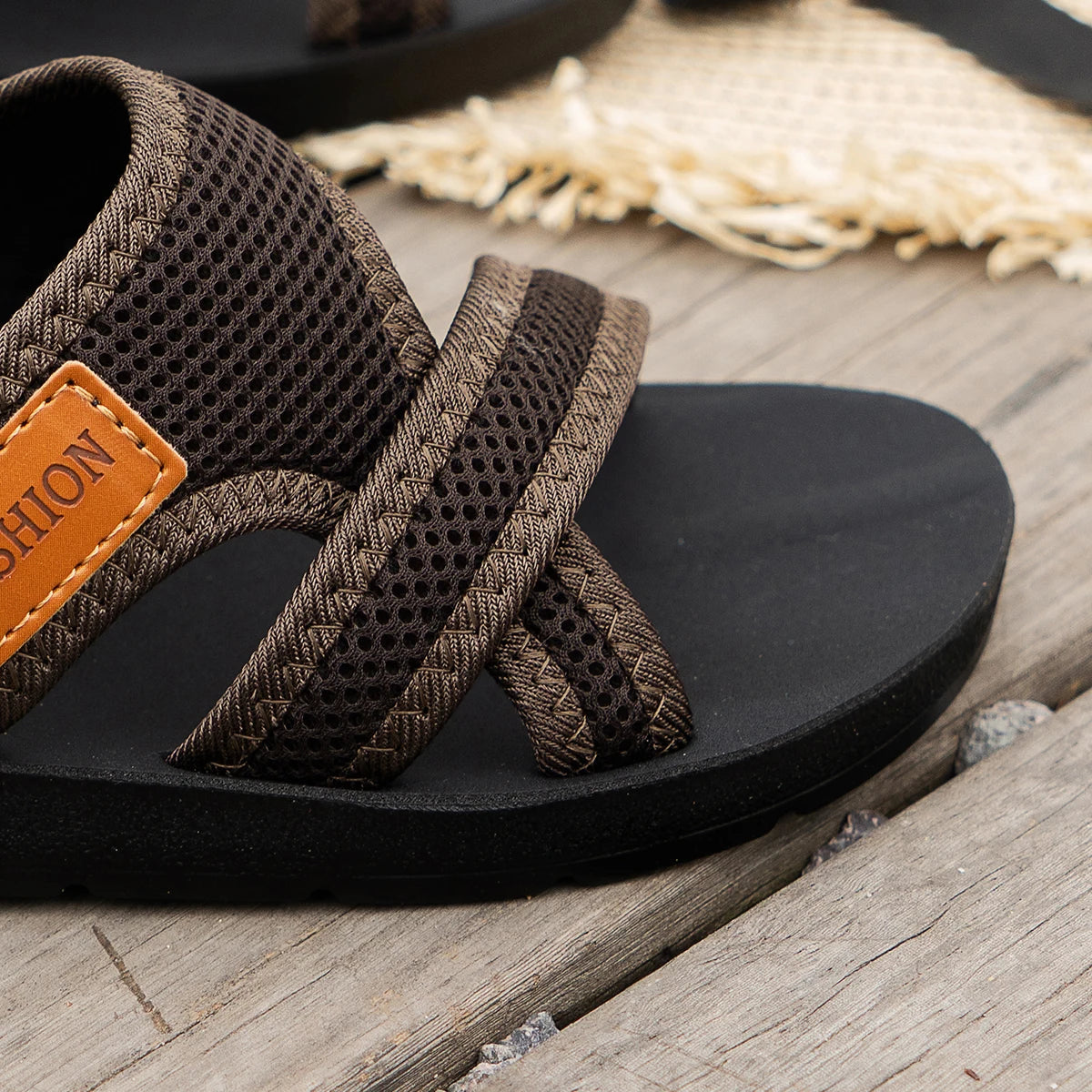 Sandales pour femmes de style sportif, à la mode et polyvalentes, en tissu maillé, respirantes, confortables, respectueuses de la peau, adaptées à un usage intérieur et extérieur, sandales plates MAEJORKEN