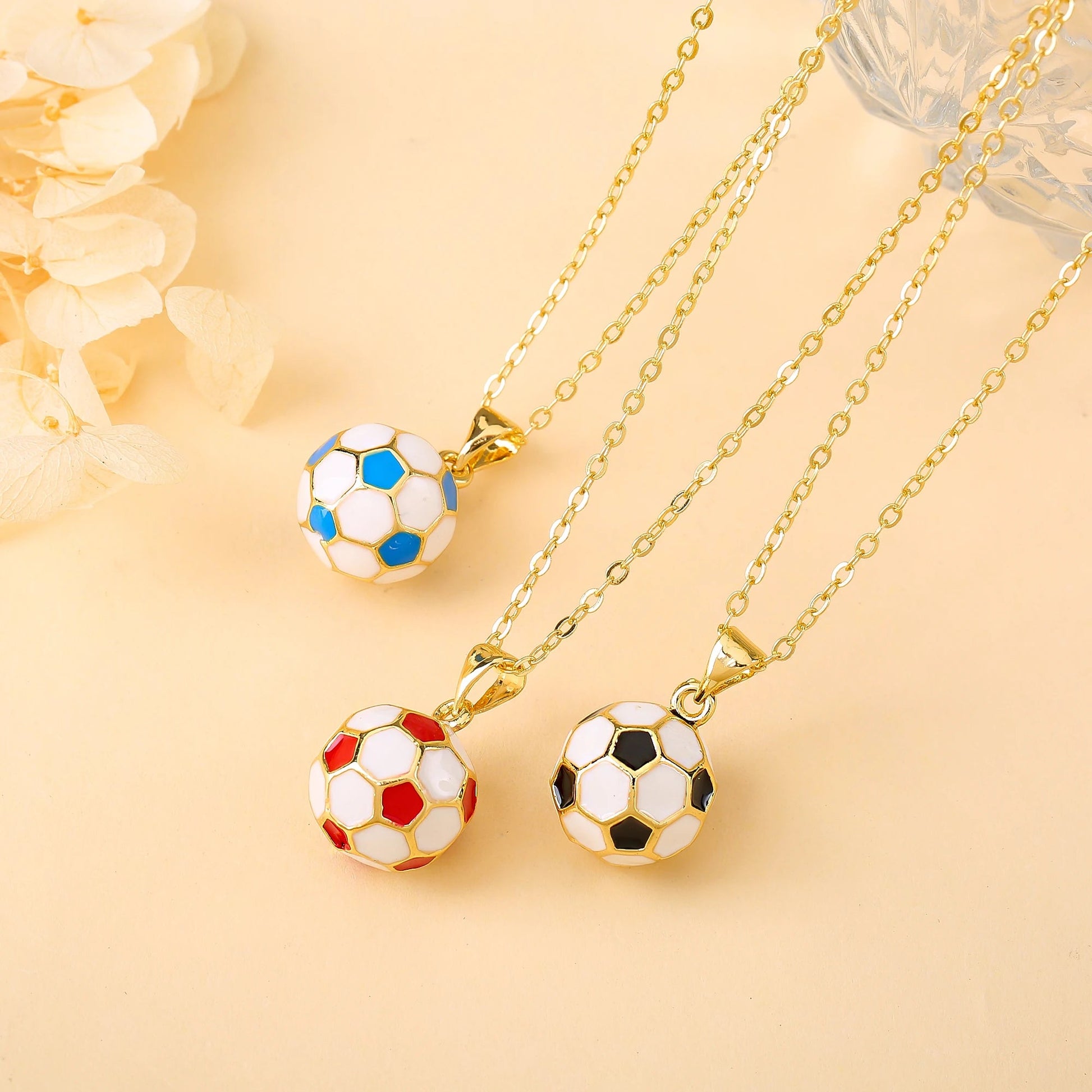 Collier de football 3D en métal émaillé, pendentif de football pour hommes et femmes, accessoires de bijoux de style sportif pour les fêtes MAEJORKEN