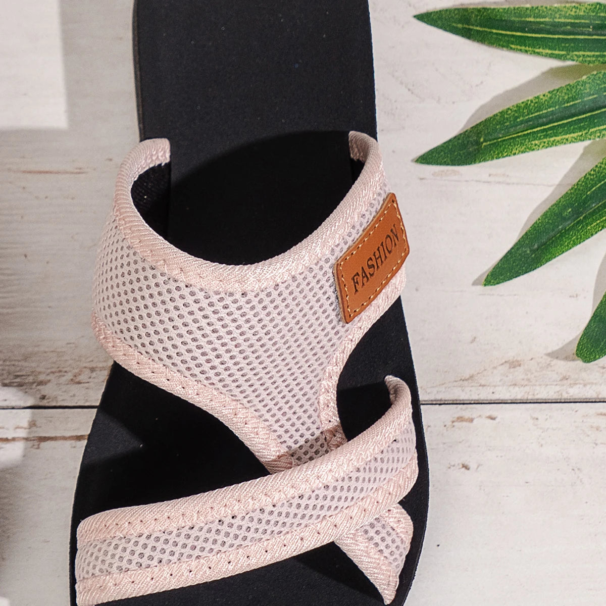Sandales pour femmes de style sportif, à la mode et polyvalentes, en tissu maillé, respirantes, confortables, respectueuses de la peau, adaptées à un usage intérieur et extérieur, sandales plates MAEJORKEN