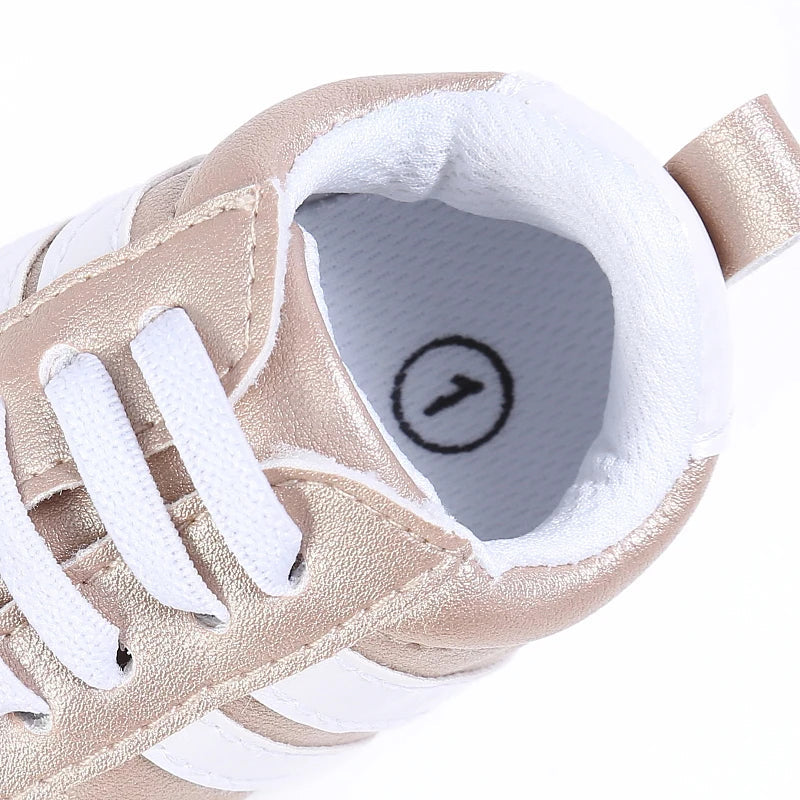 Enfant en bas âge bébé fille chaussures 0 à 3 6 9 12 18 24 mois décontracté mignon or blanc bébé garçon chaussures premiers marcheurs doux berceau chaussures Infantil MAEJORKEN