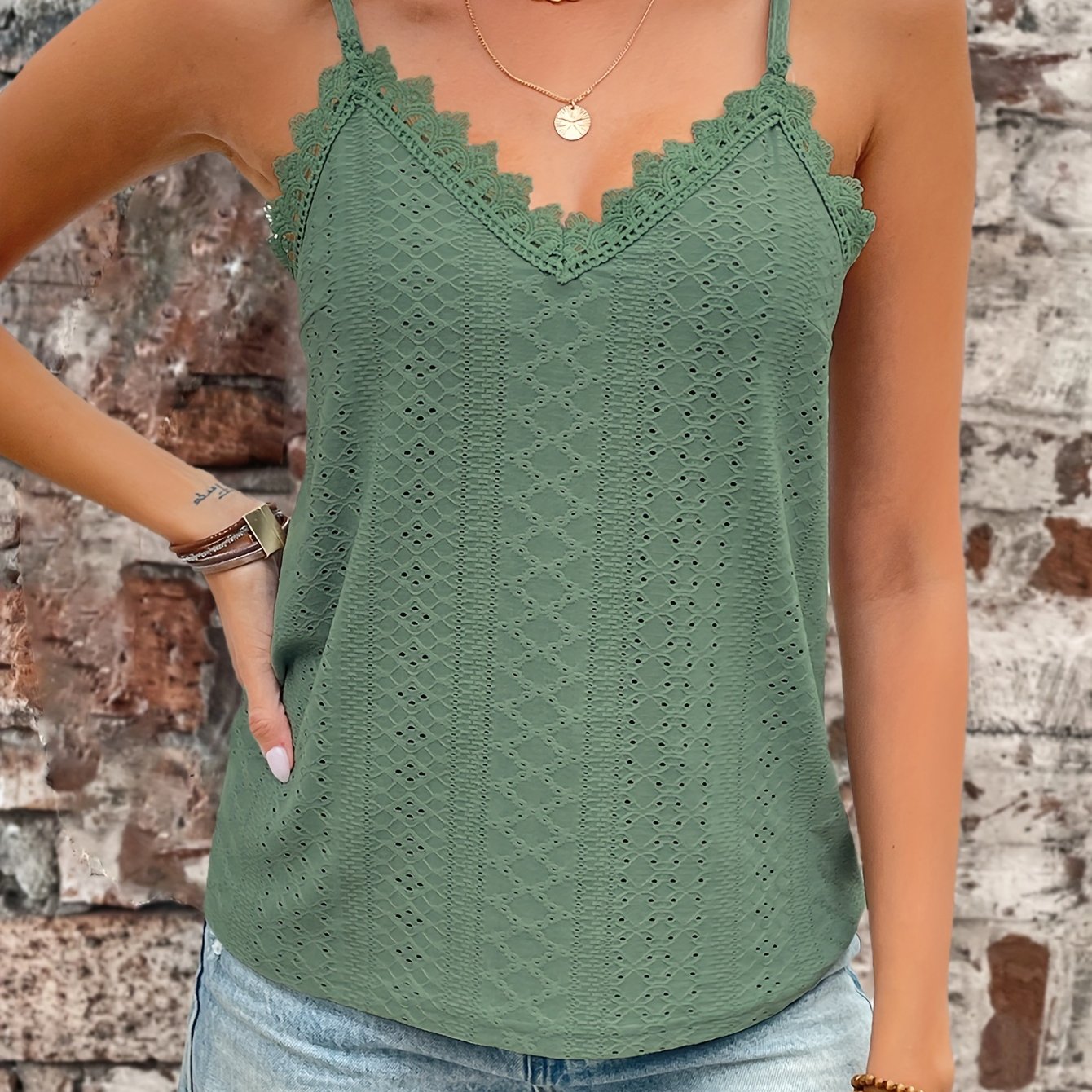 Haut en dentelle contrastée à œillets du S au 2XL