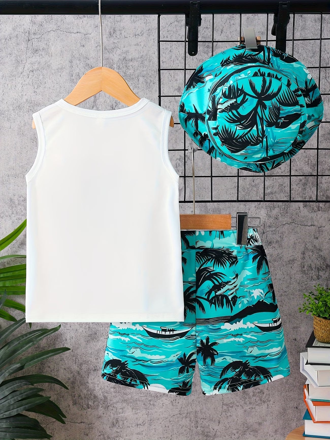 Ensemble 3 pièces de shorts décontractés d'été pour garçon : T-shirt débardeur blanc avec slogan à lettres, short de plage bleu et chapeau élégant du 3 au 10 ans MAEJORKEN