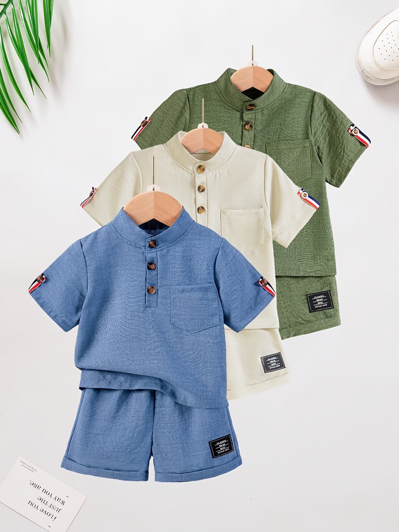 Nouveau ensemble d'été 6 pièces pour garçons, comprenant une chemise à col montant boutonnée avec poche et un short à poches avec patchwork de rubans sur les manches, facile et décontracté du 9 mois au 4 ans MAEJORKEN