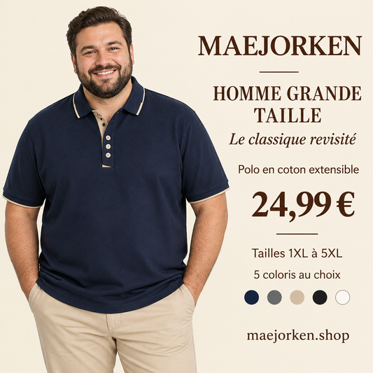 Mannequin homme grande taille portant le polo bleu sombre à détails clairs, 1XL à 5XL, 24,99 €, cinq coloris.