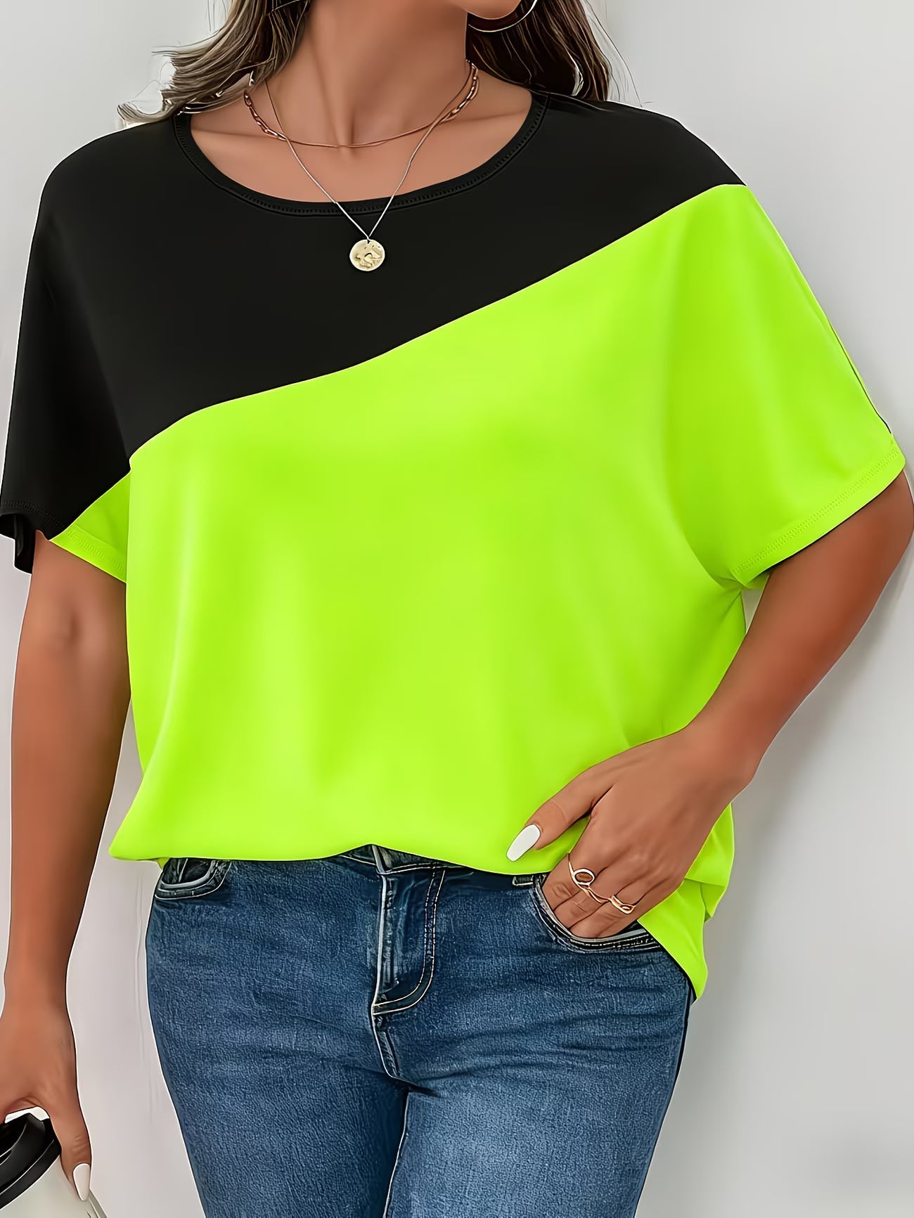 T-Shirt Décontracté à Manches Chauve-Souris et Blocs de Couleur pour Femmes Grande Taille - Nouvelle Arrivée du XL au 5XL MAEJORKEN