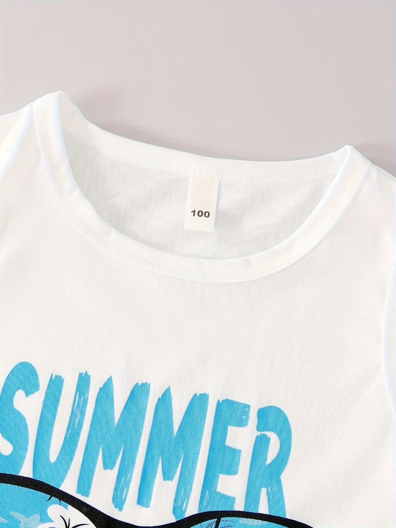 Ensemble 3 pièces de shorts décontractés d'été pour garçon : T-shirt débardeur blanc avec slogan à lettres, short de plage bleu et chapeau élégant du 3 au 10 ans MAEJORKEN
